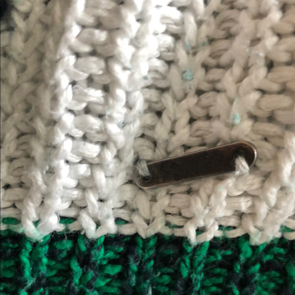 Abercrombie & Fitch Green and White Crew Neck Sweater - Picture 3 of 3